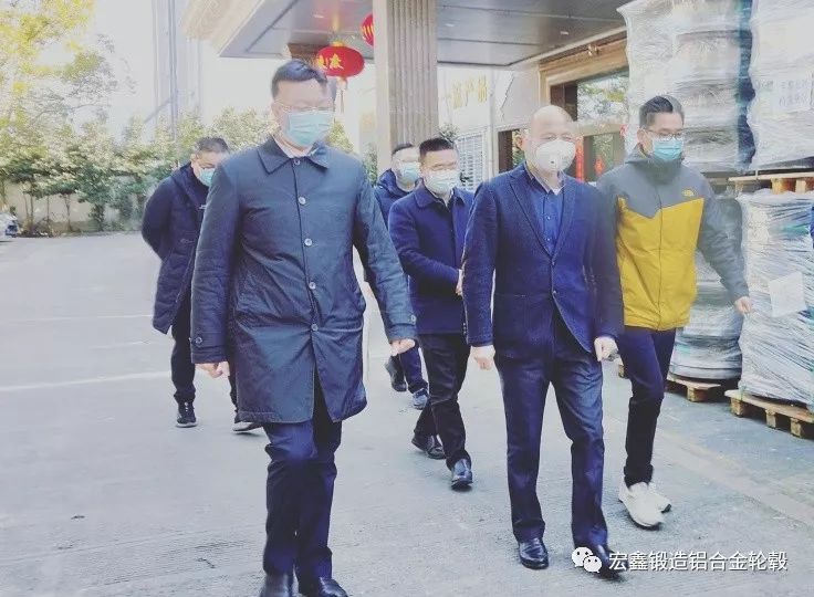 重權(quán)防控，全力復(fù)產(chǎn)，宏鑫迎來(lái)區(qū)領(lǐng)導(dǎo)的集體調(diào)研